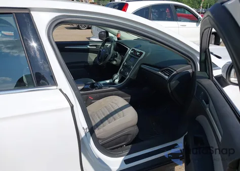 2016 Ford Fusion S z USA, uszkodzony, nr VIN 1FA6P0G77G5135990